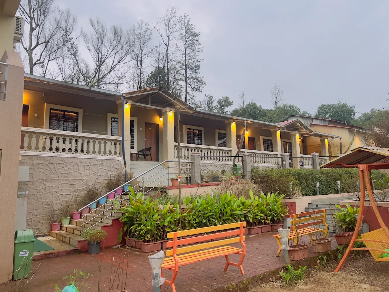 Hirkani Garden Restaurant & Lodging