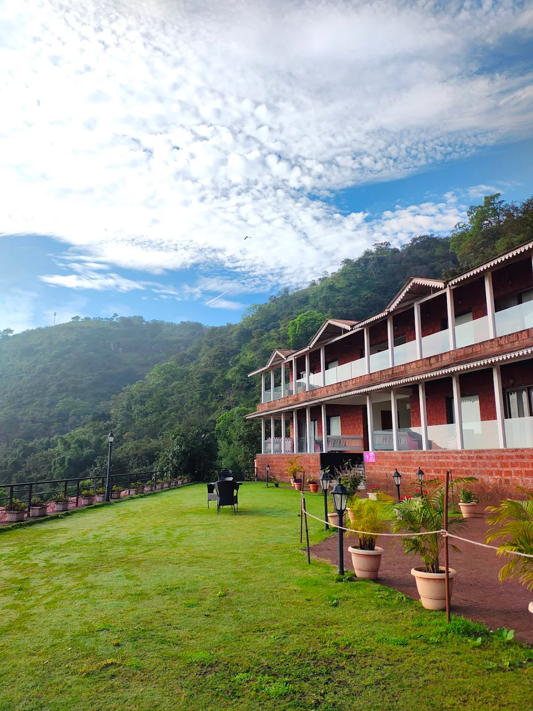 Ravine Hotel