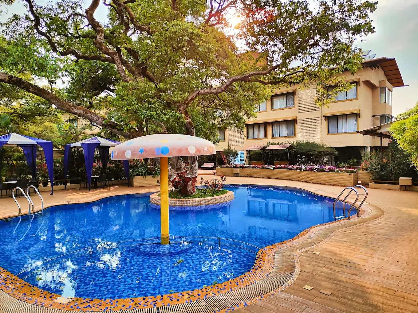 HOTEL SAKET PLAZA