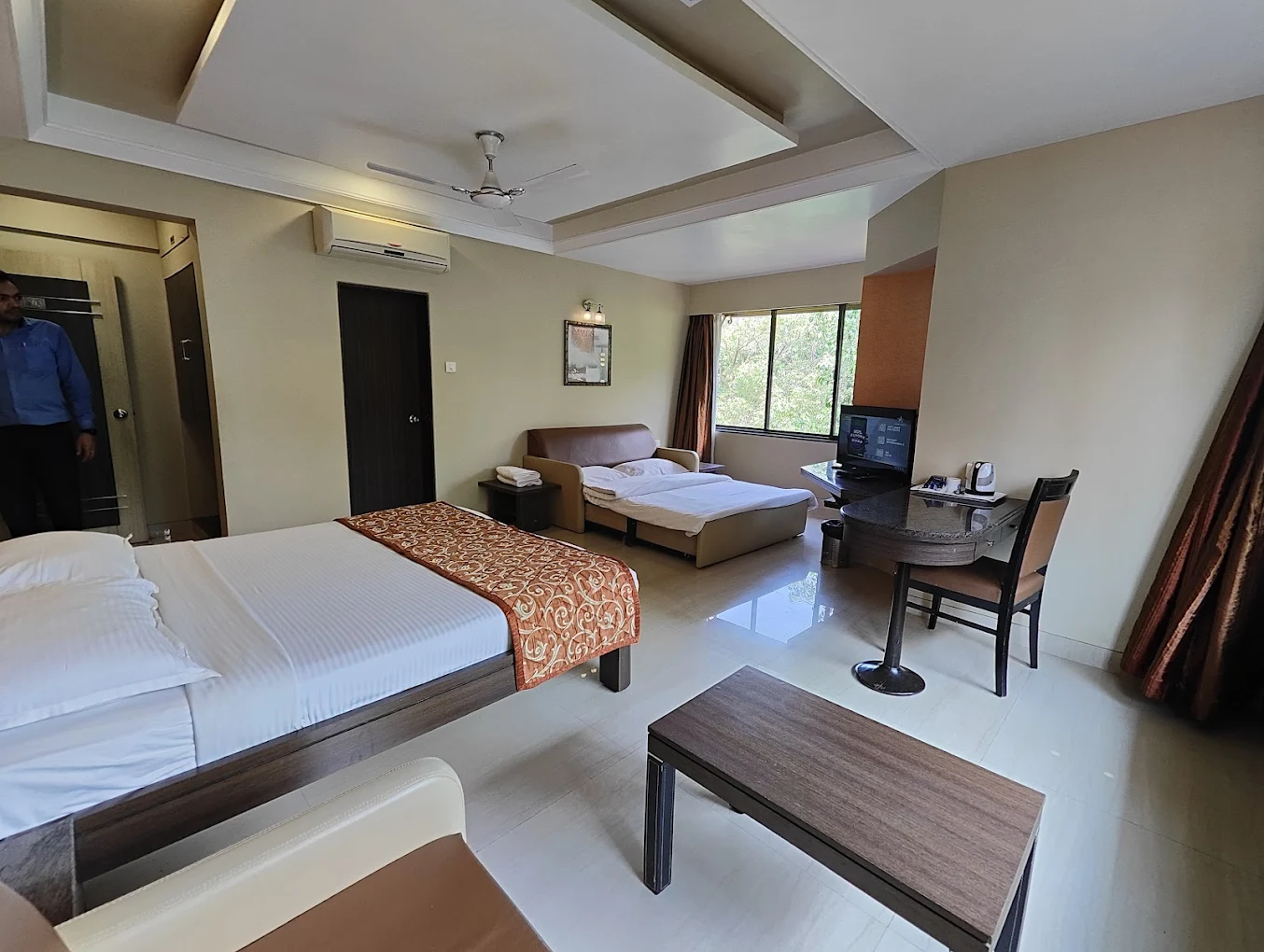 HOTEL SAKET PLAZA